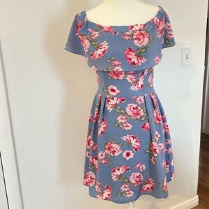 B Darlin Blue Floral Off-Shoulder Dress with Pink Roses. Women’s small.
